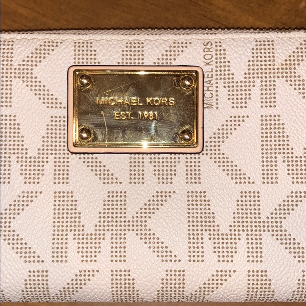 MK wallet